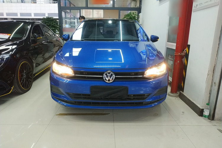 Volkswagen Polo 2021 car image #3