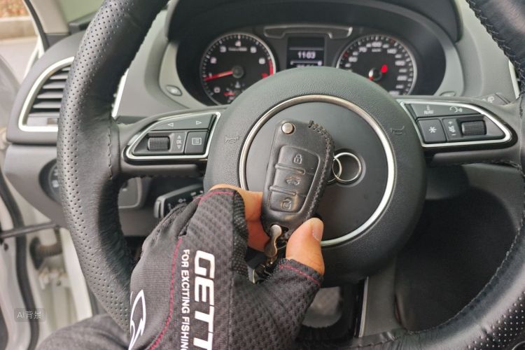 Audi Q3 2018 car image #10