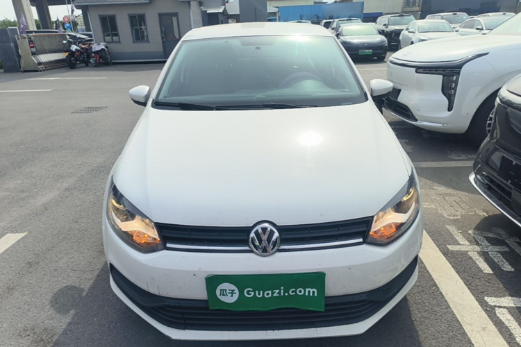 Volkswagen Polo 2016 car image #3