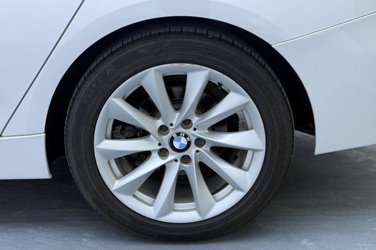 BMW 3 Series GT 2018 #11 BMW 3 Series GT 2018 car image #11