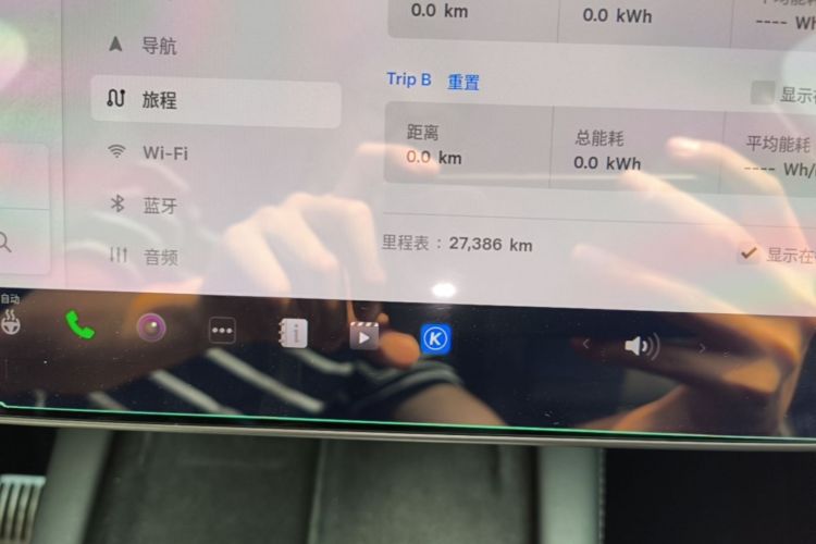 Tesla Model Y 2022 immagine di auto #14