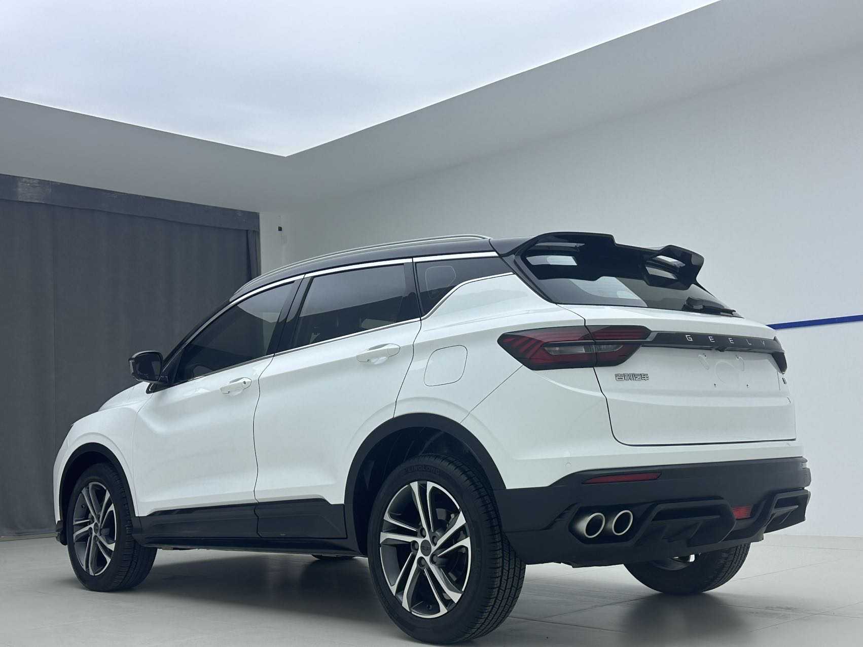 GEELY Coolray 2022 car image #4