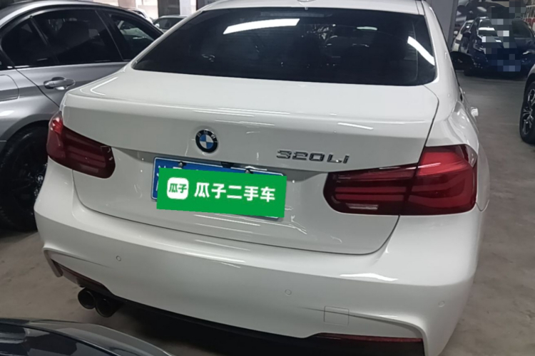 BMW 3 Series 2019 car image #6