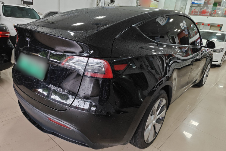 Tesla Model Y 2023 #7 Tesla Model Y 2023 car image #7