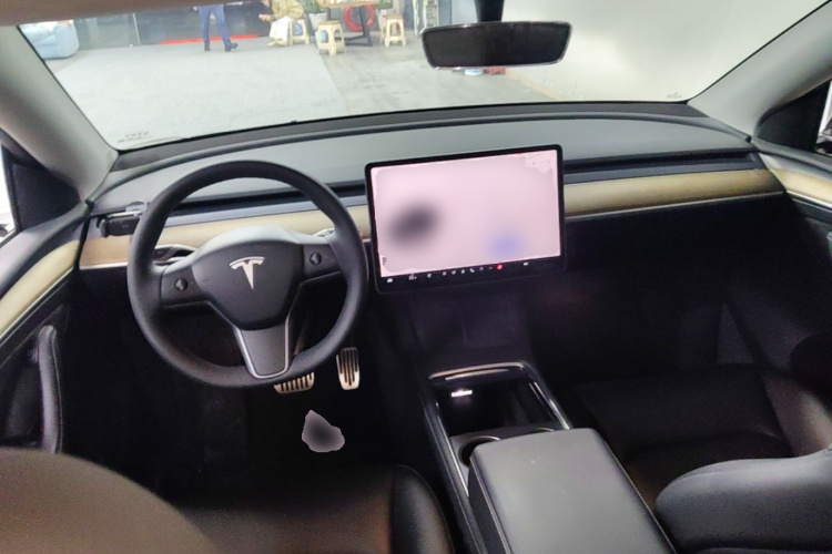 Tesla Model Y 2022 car image #10