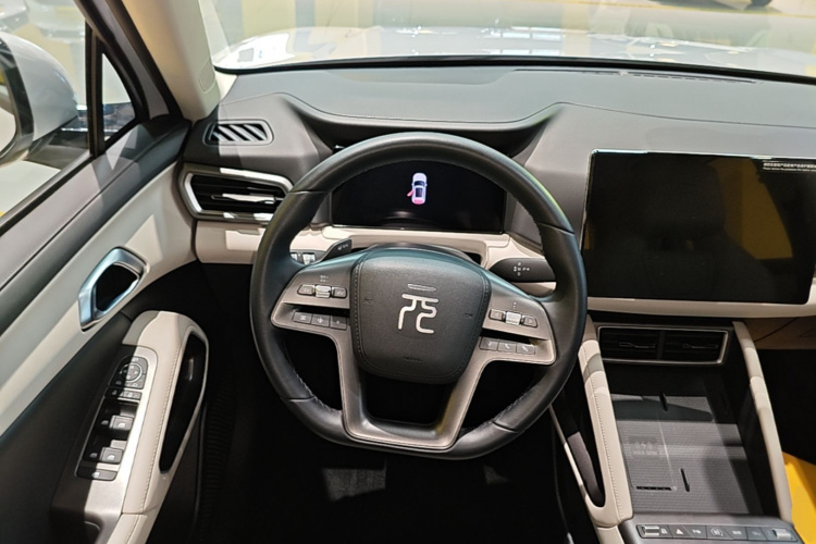 BYD YuanUP 2025 #15 BYD YuanUP 2025 car image #15