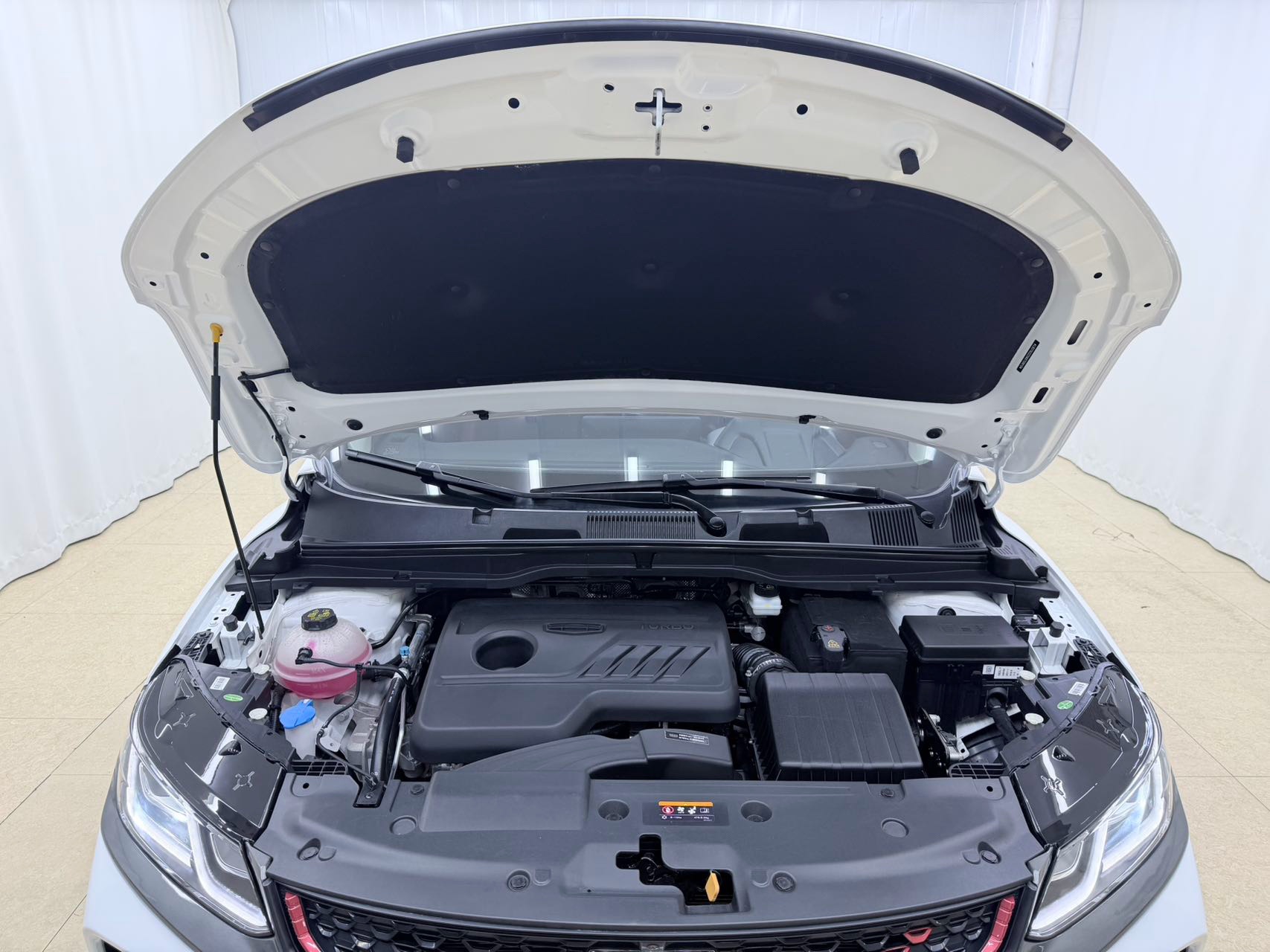 GEELY Coolray 2023 car image #16