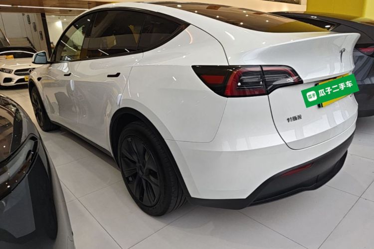 Tesla Model Y 2024 #7 Tesla Model Y 2024 immagine di auto #7