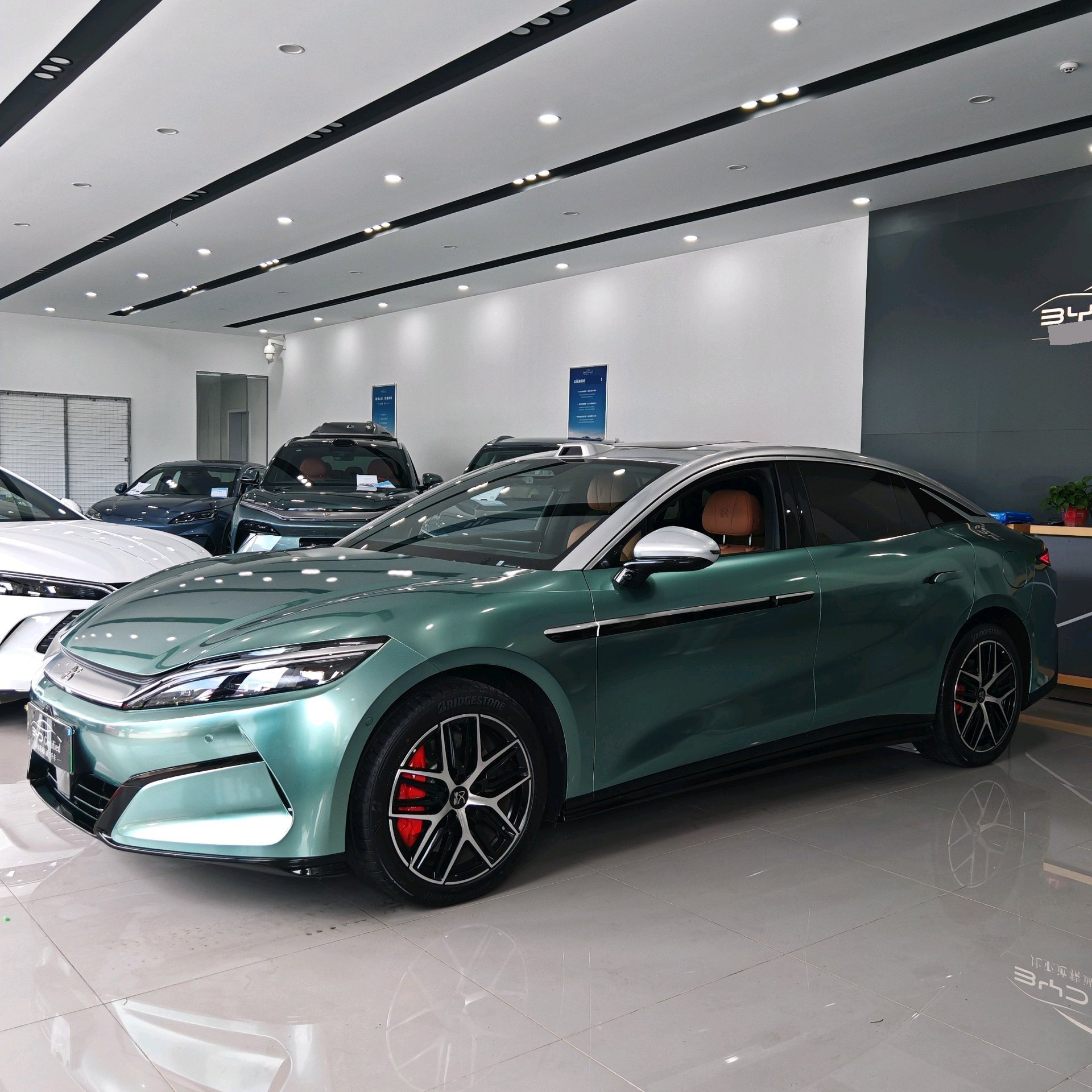 BYD HanL 2025 BYD HanL 2025 car image
