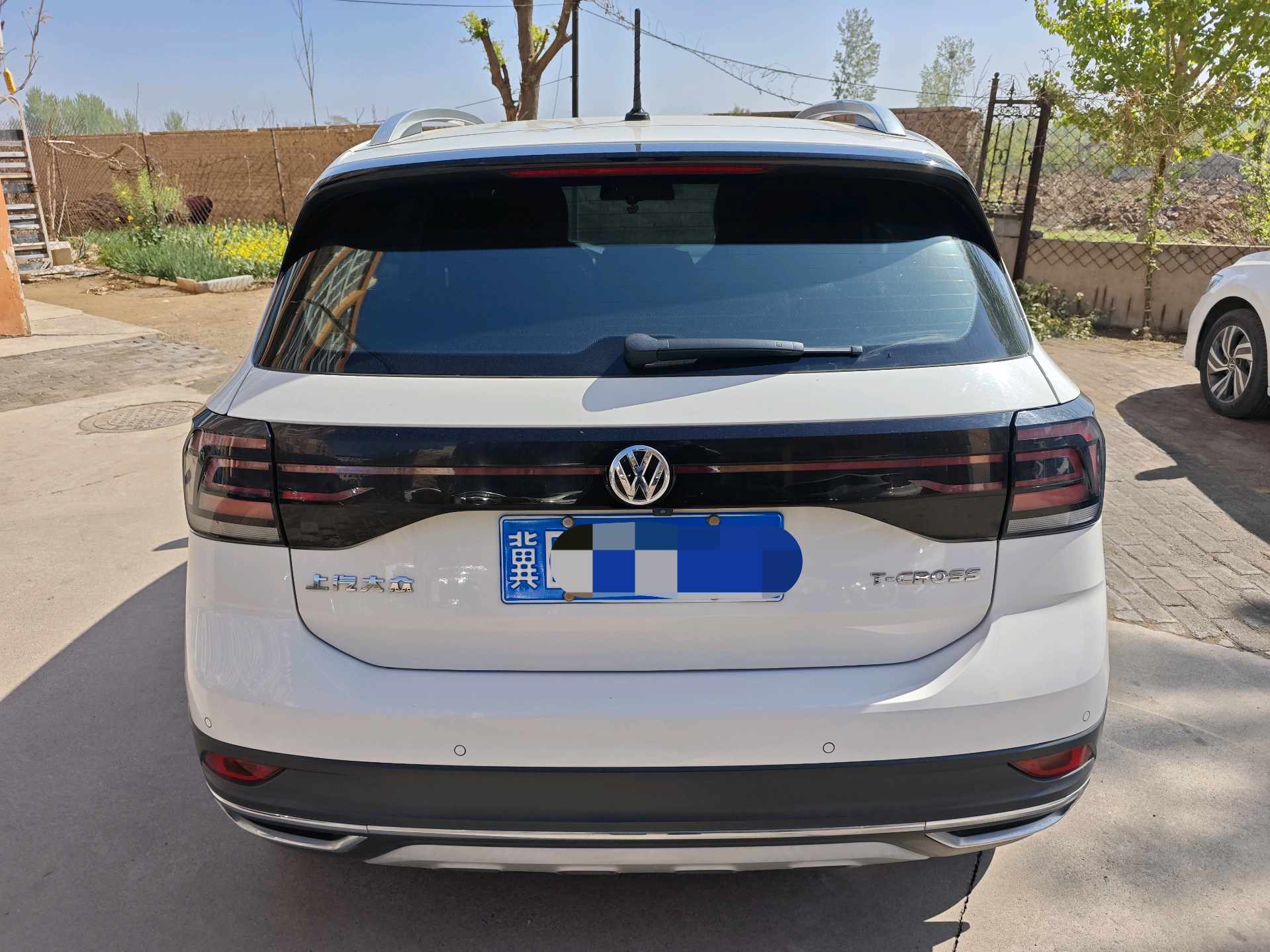 Volkswagen T-Cross 2020 car image #9