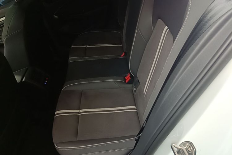 Volkswagen Golf 2022 car image #17