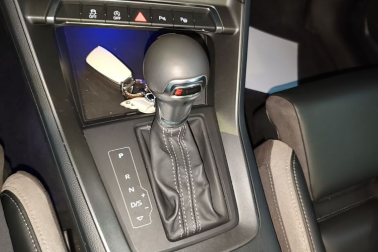 Audi Q3 2024 car image #18