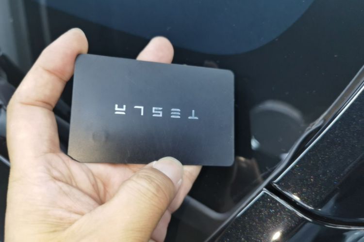 Tesla Model Y 2025 #9 Tesla Model Y 2025 car image #9