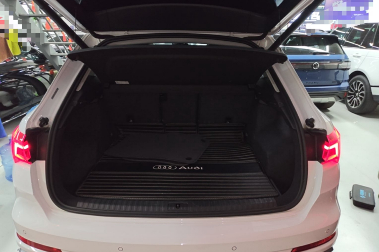 Audi Q3 2020 #21 Audi Q3 2020 car image #21