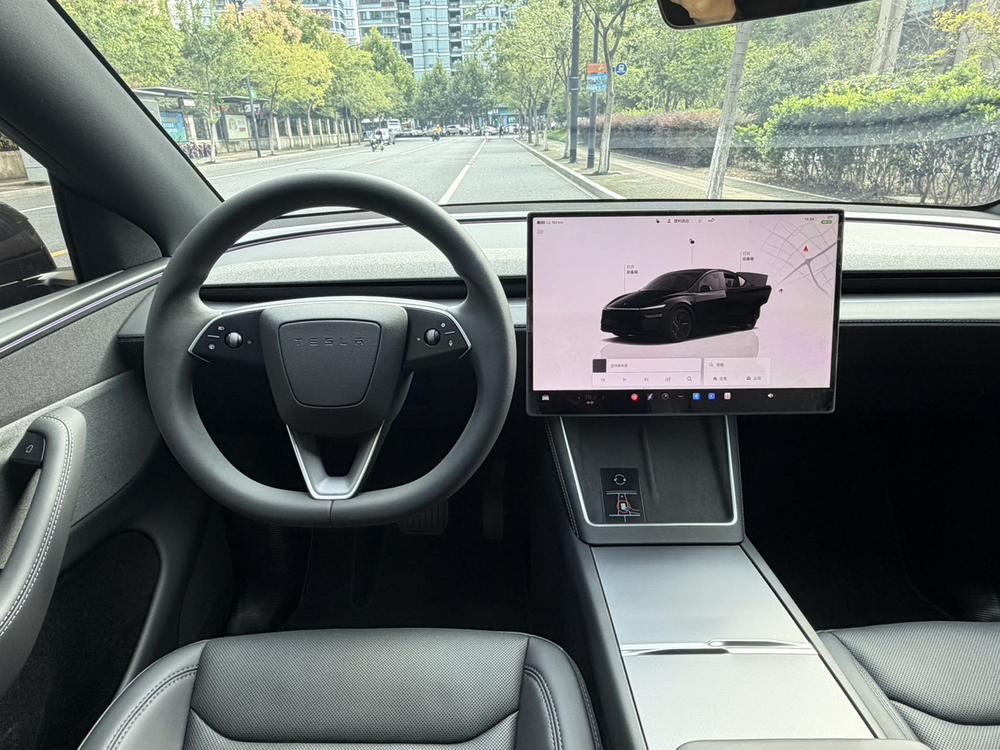 Tesla Model Y 2026 #7 Tesla Model Y 2026 car image #7