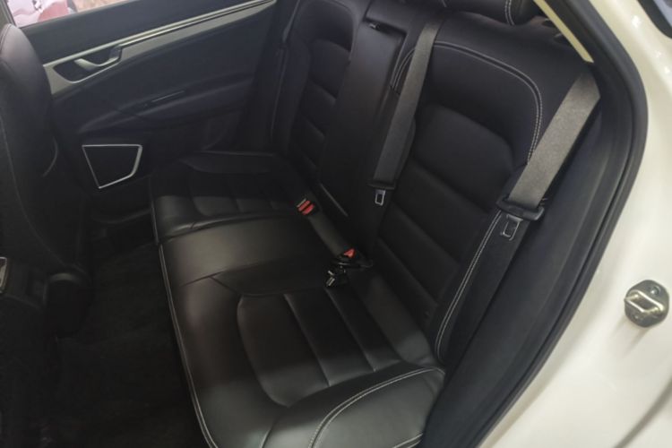 GEELY Emgrand GS 2019 car image #17