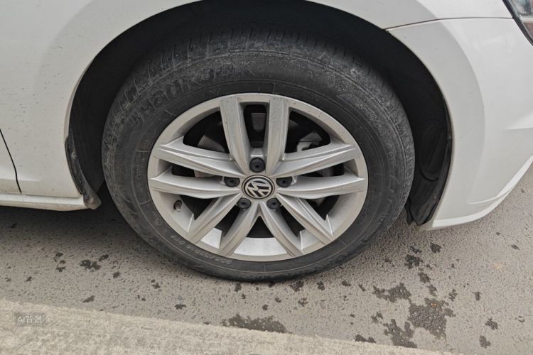 Volkswagen Golf 2018 car image #9