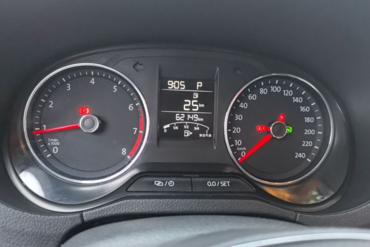 Volkswagen Polo 2017 car image #12