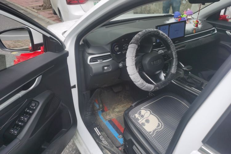 GEELY Emgrand 2025 car image #9