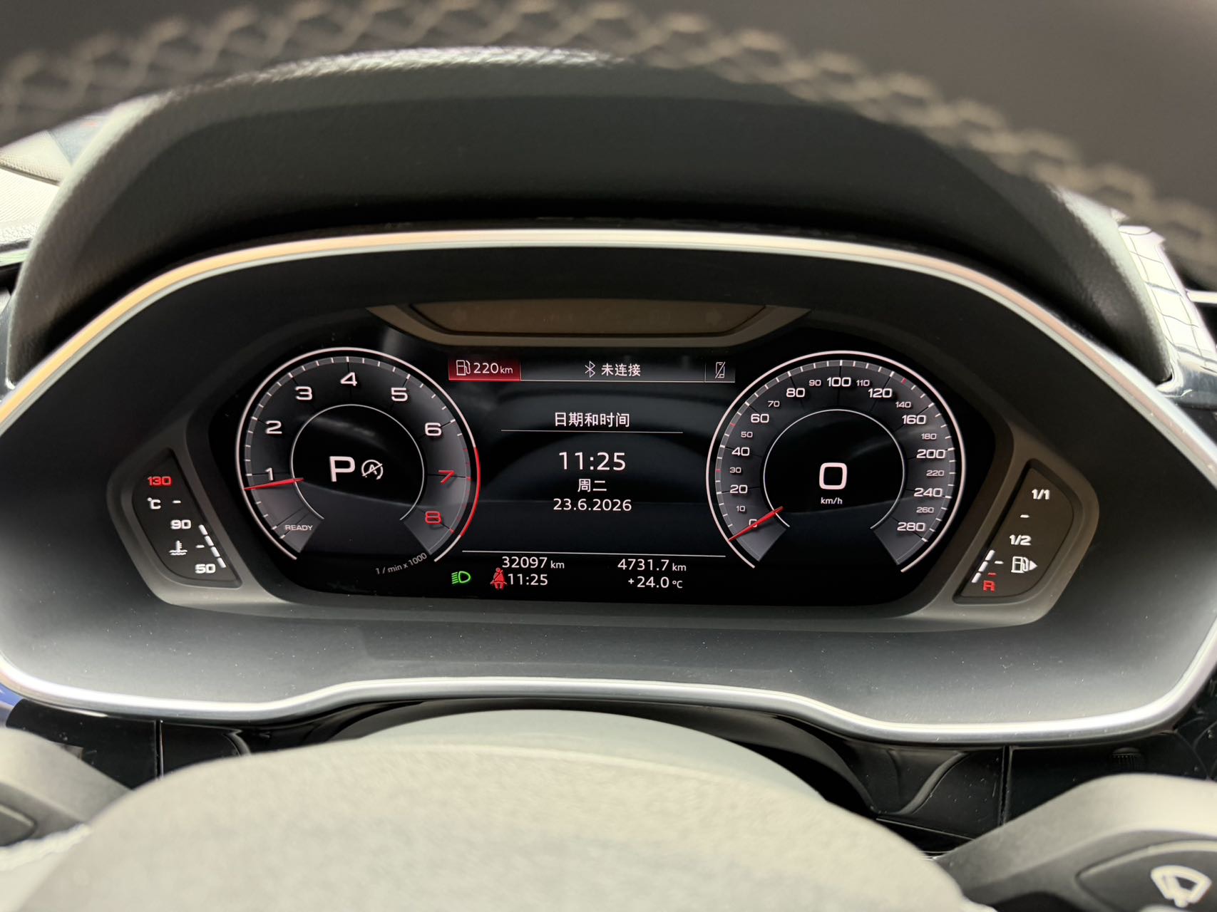 Audi Q3 2023 car image #10