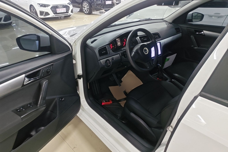Volkswagen Lavida 2018 car image #16