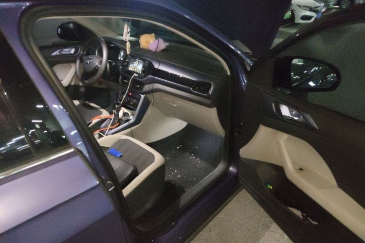 Volkswagen T-Cross 2019 car image #25