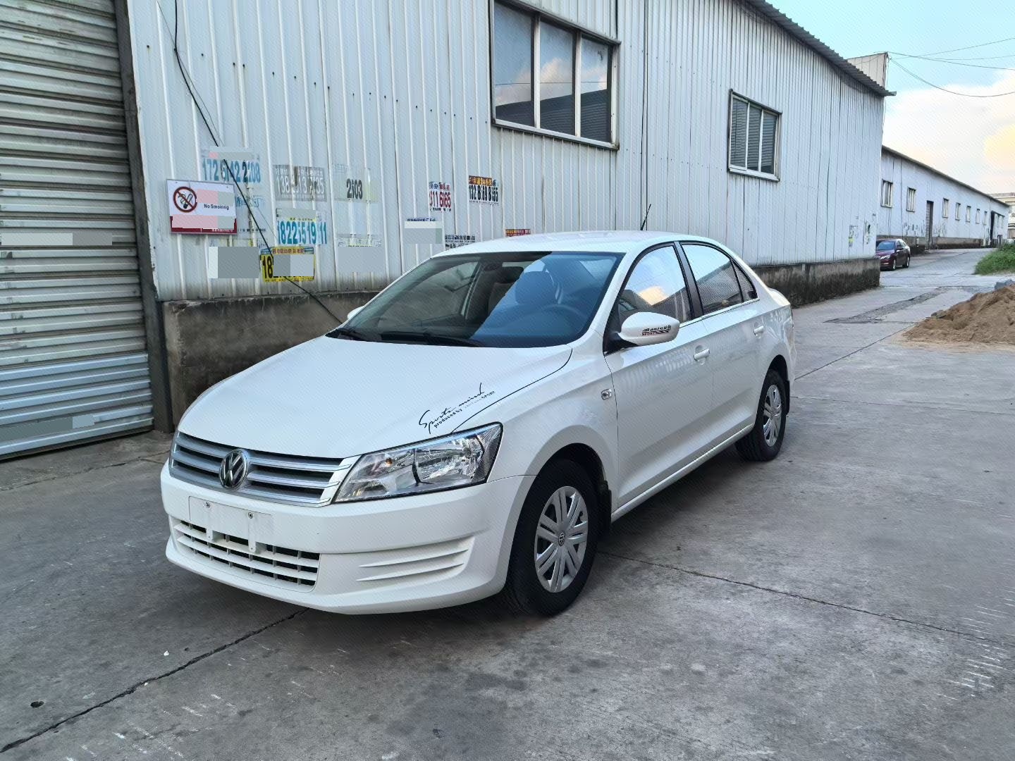 Volkswagen Santana 2014 car image 
