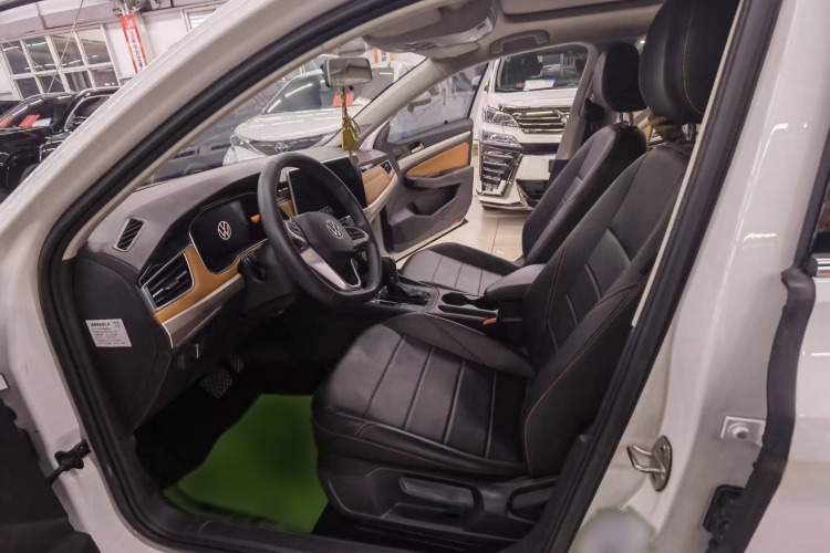 Volkswagen Bora 2024 car image #11