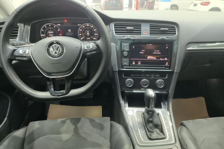Volkswagen Golf 2020 immagine di auto #11