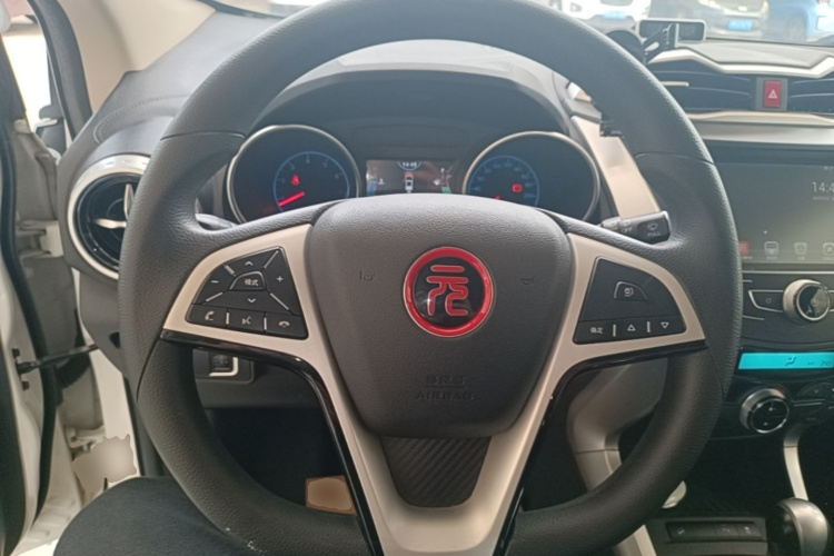 BYD Yuan 2017 #11 BYD Yuan 2017 car image #11