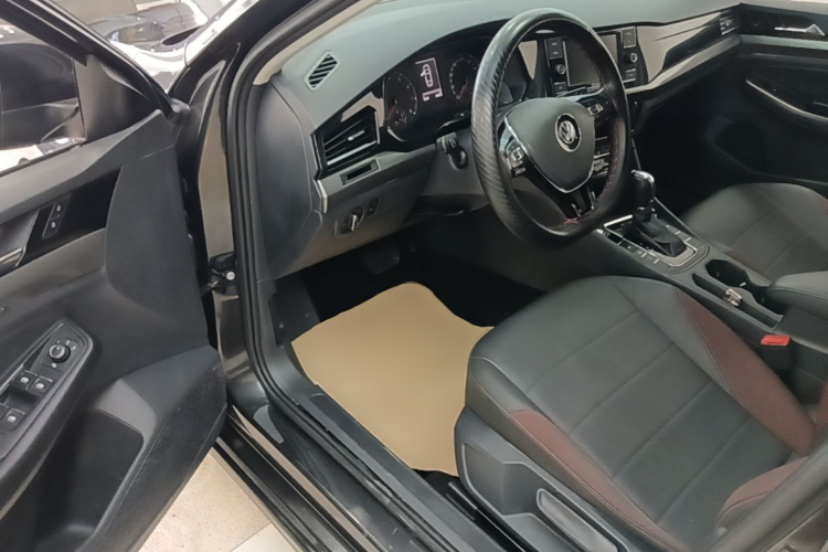 Volkswagen Bora 2020 car image #16
