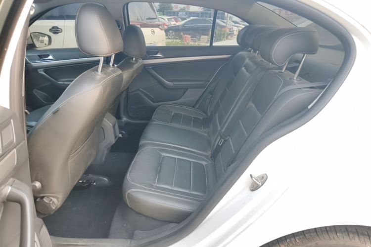 Volkswagen Lavida 2017 car image #13