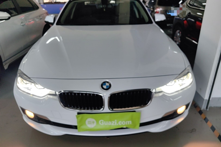BMW 3 Series 2018 #3 BMW 3 Series 2018 صورة سيارة #3