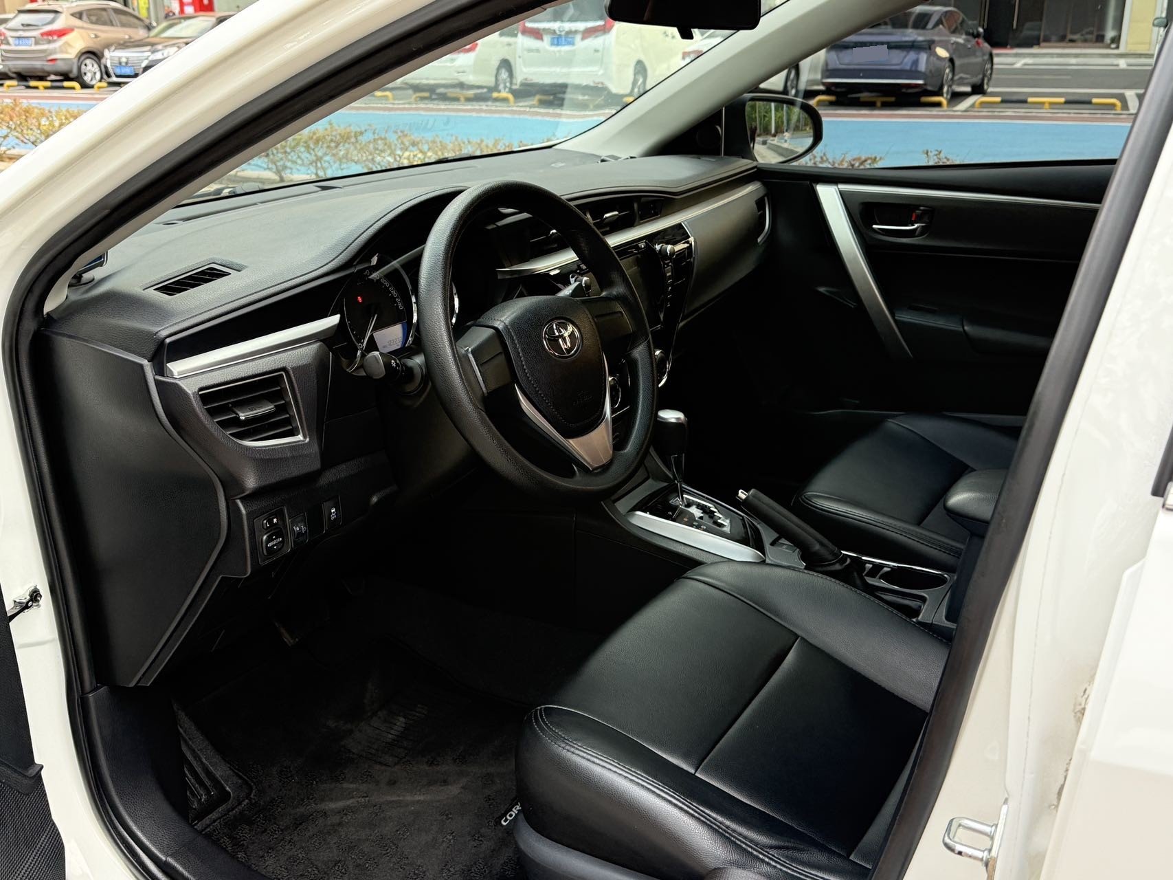 2017 immagine di auto #4