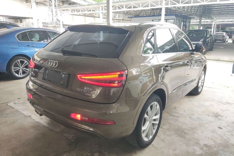 Audi Q3 2016 car image #7