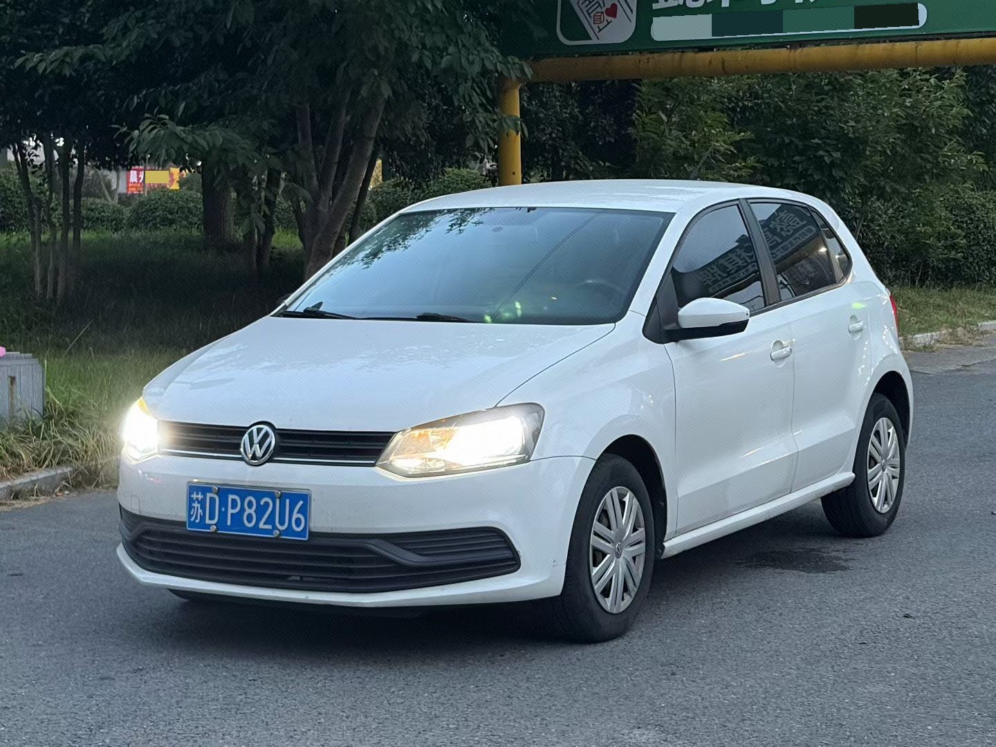 Volkswagen Polo 2017 Volkswagen Polo 2017 car image