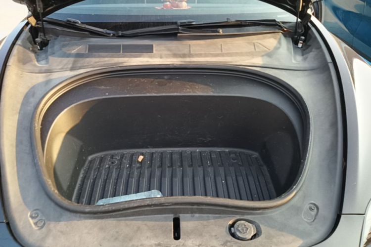 Tesla Model 3 2023 car image #22