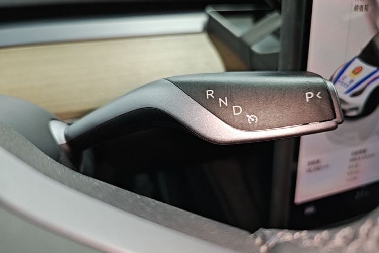 Tesla Model Y 2022 #14 Tesla Model Y 2022 صورة سيارة #14