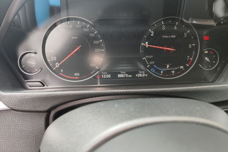 BMW 3 Series 2018 #8 BMW 3 Series 2018 صورة سيارة #8