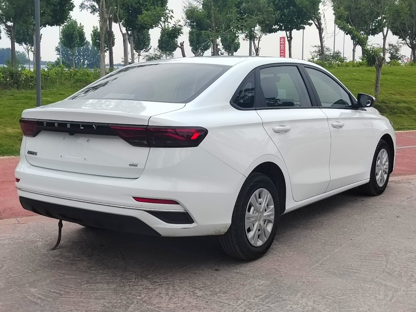 GEELY Emgrand 2025 #4 GEELY Emgrand 2025 image de voiture #4