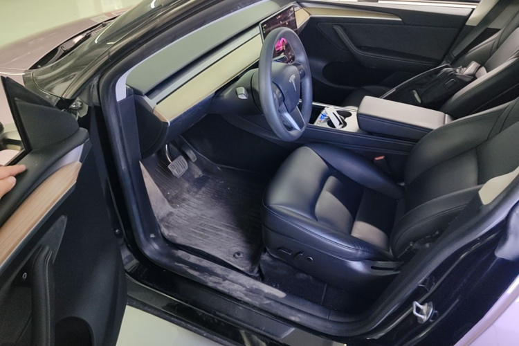 Tesla Model Y 2023 #12 Tesla Model Y 2023 car image #12