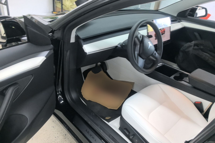 Tesla Model 3 2023 #16 Tesla Model 3 2023 car image #16