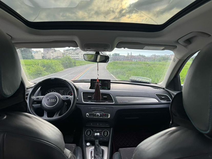 Audi Q3 2017 car image #8