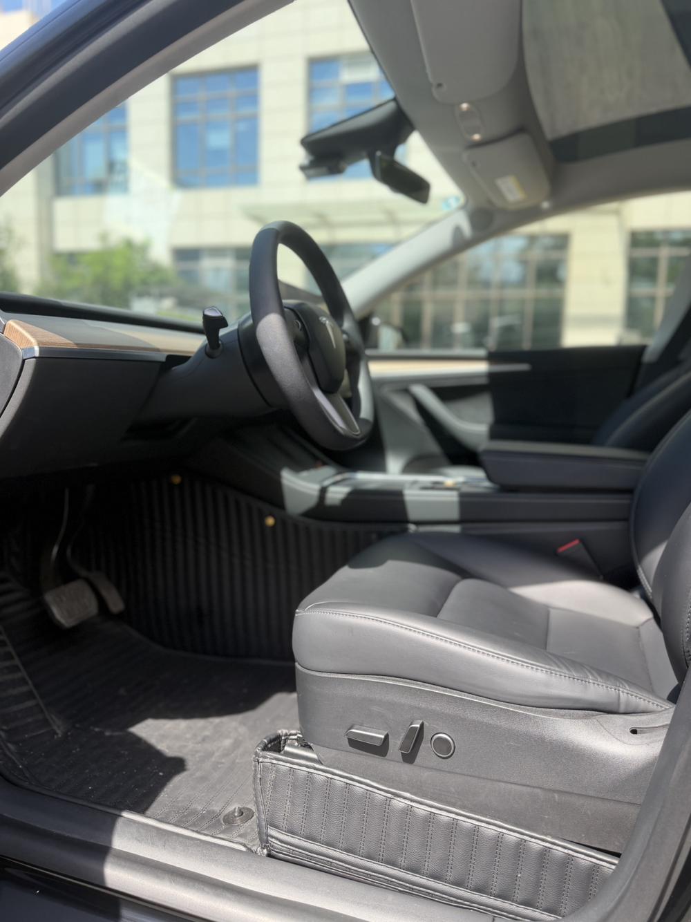 Tesla Model Y 2021 immagine di auto #9