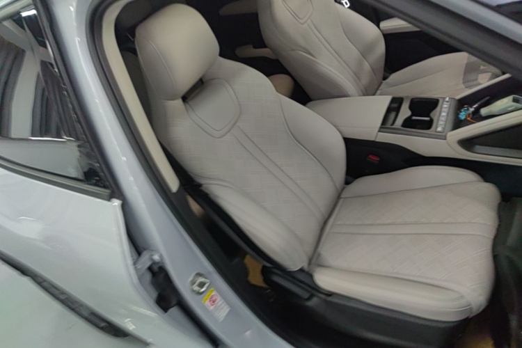 BYD YuanUP 2025 #24 BYD YuanUP 2025 immagine di auto #24
