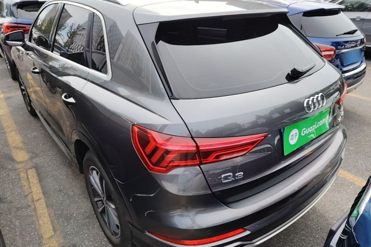 Audi Q3 2020 car image #7