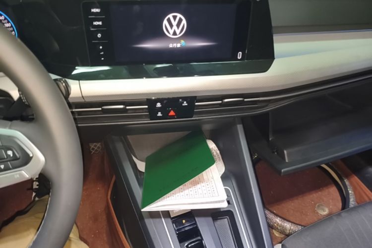 Volkswagen Golf 2022 car image #15