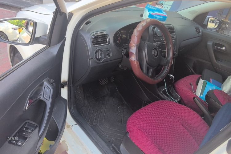 Volkswagen Polo 2015 #18 Volkswagen Polo 2015 изображение автомобиля #18