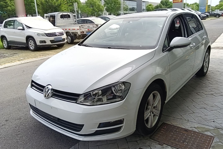 Volkswagen Golf 2016 car image #2