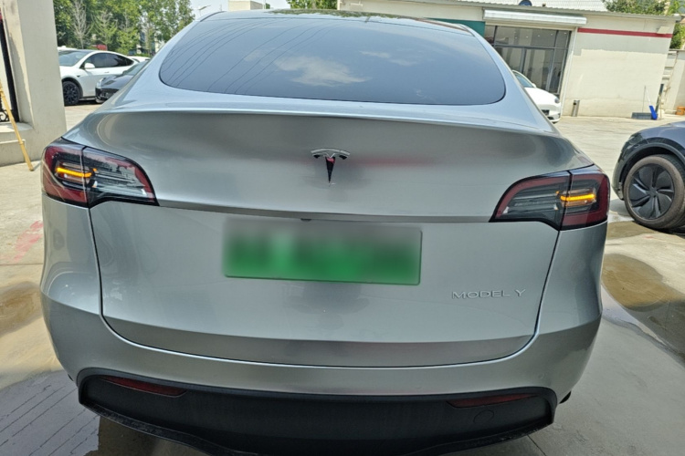 Tesla Model Y 2023 #6 Tesla Model Y 2023 immagine di auto #6